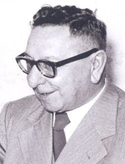 Porträtphotographie von Albert Finck, mit Hornbrille.